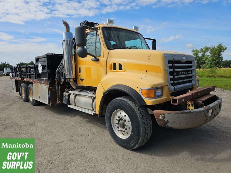 2004-sterling-lt9500-image-2