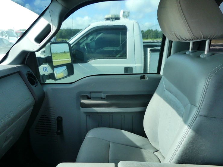 2011-ford-f250-xl-image-11
