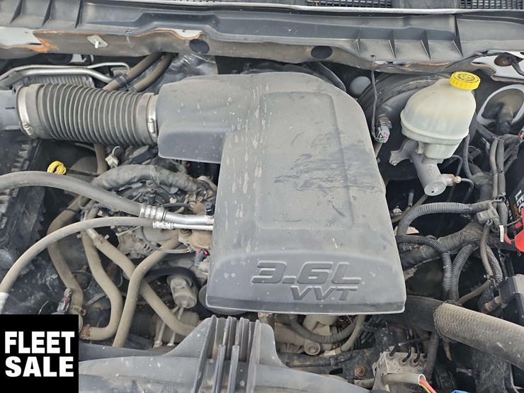 2015-dodge-1500-image-28