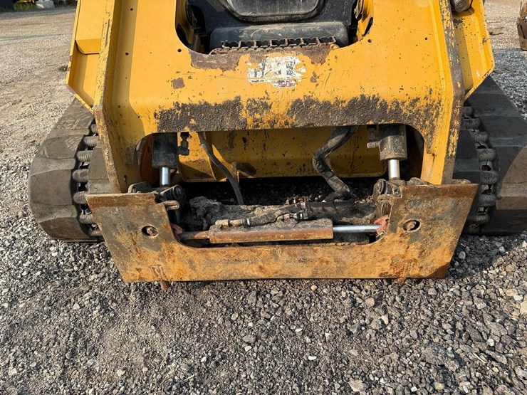 2021-caterpillar-299d3-image-9