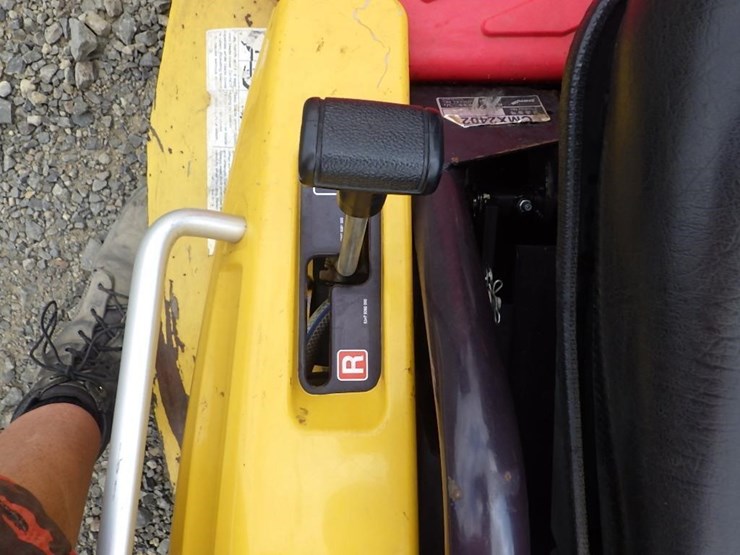 canycom-cmx2402-ride-on-mower-image-14