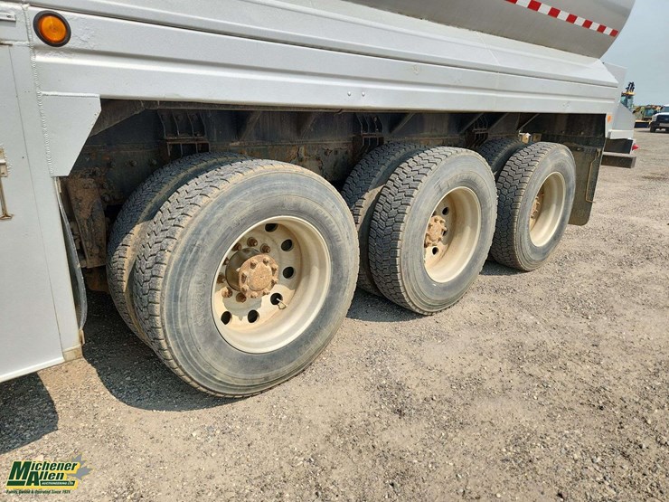 2006-peterbilt-378-image-21