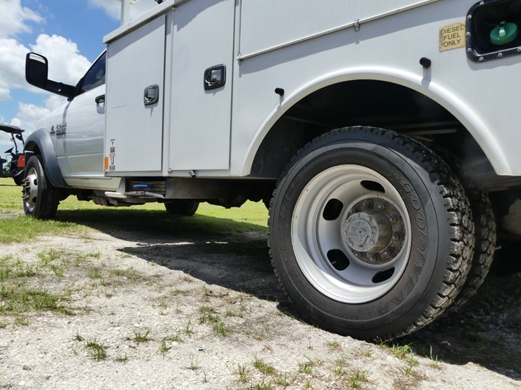 2014-dodge-ram-5500-image-5