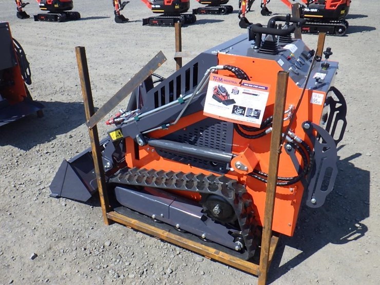 2026-tpm-t460-skid-steer-tracked-loader-image-2