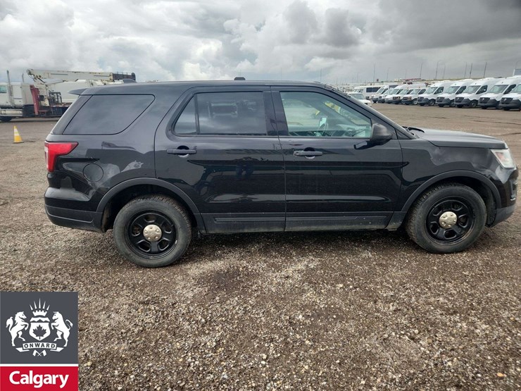 2018-ford-explorer-image-8