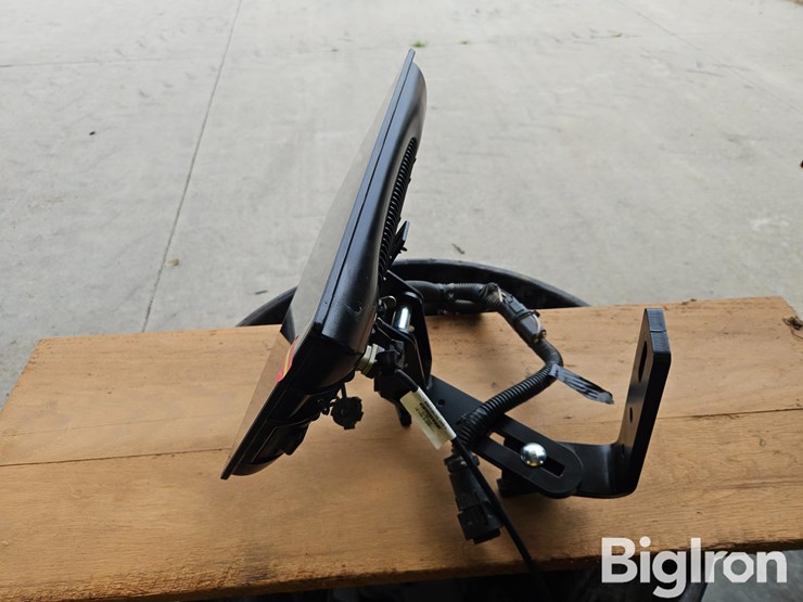 2023-john-deere-g5-plus-universal-display-image-5