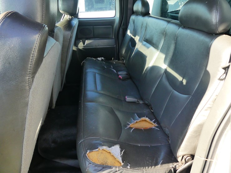 2005-gmc-3500-image-12