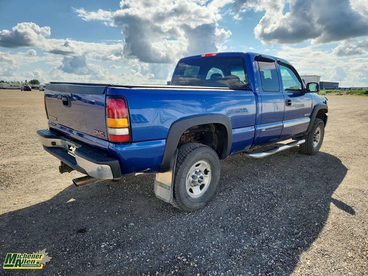 2003-gmc-sierra-2500-image-21