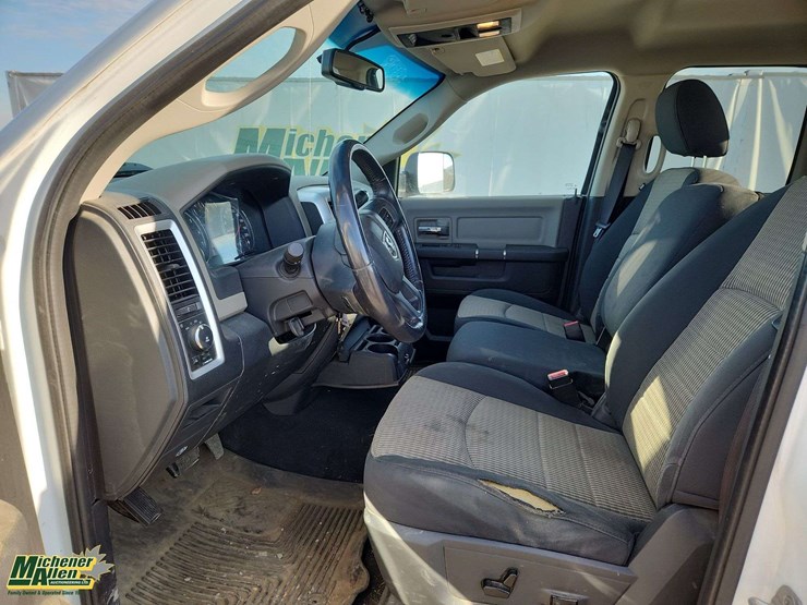 2012-dodge-1500-image-21