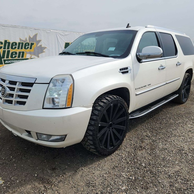 CADILLAC ESCALADE ESV