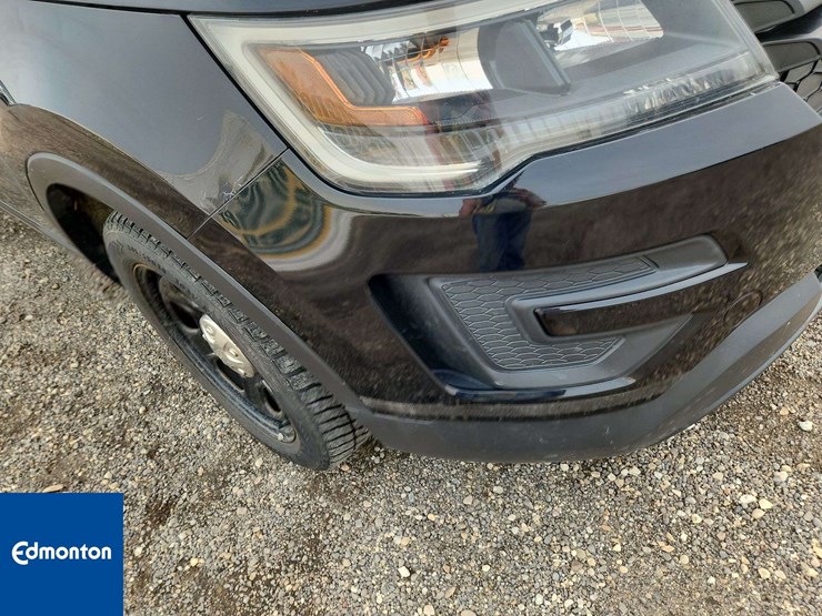 2016-ford-explorer-image-44
