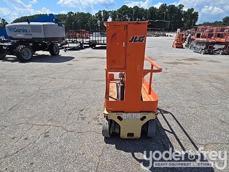 2017-jlg-1230es-image-8