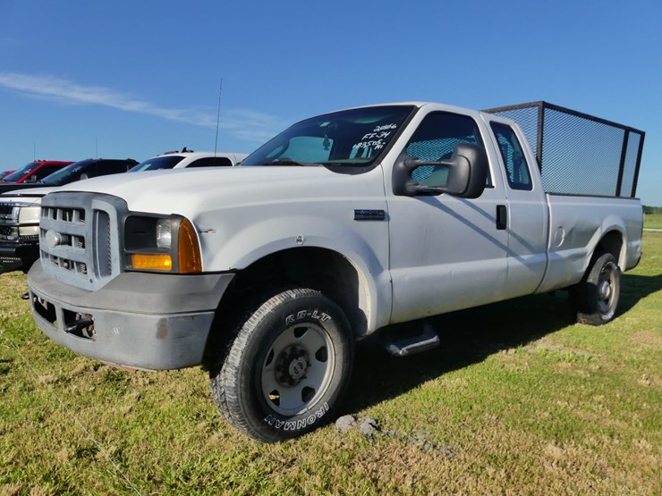 2006-ford-f250-xl-image-1