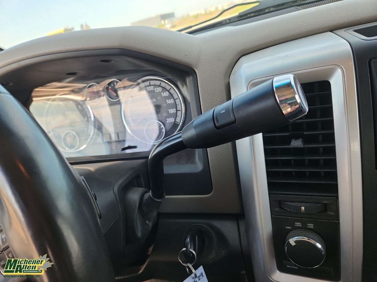 2012-dodge-1500-image-17