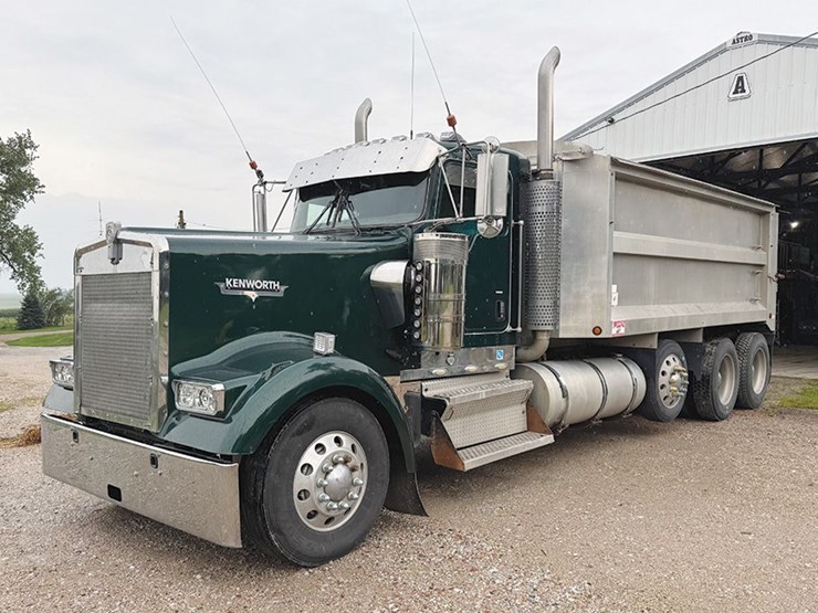 2005-kenworth-w900l-image-1
