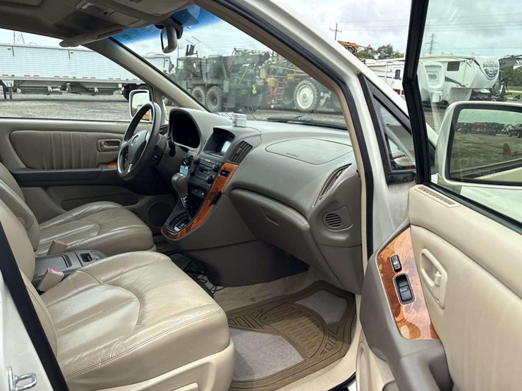 2000-lexus-rx300-image-13