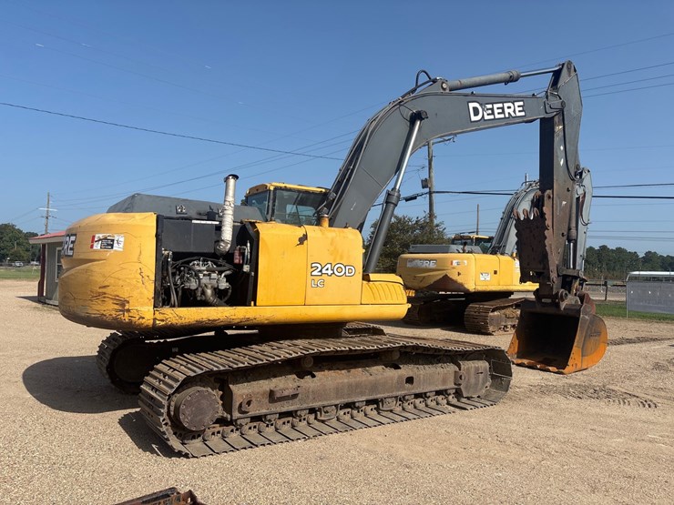 2010-deere-240d-lc-image-6