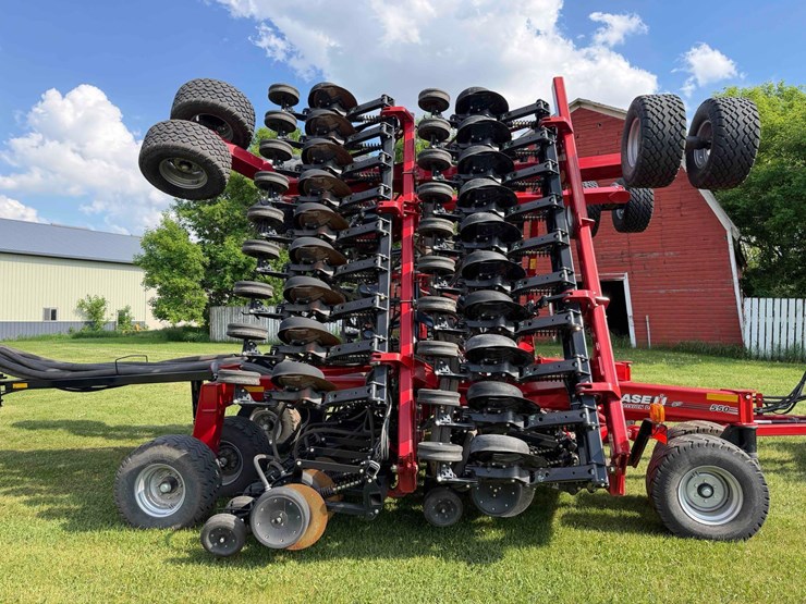 case-ih-550-image-6