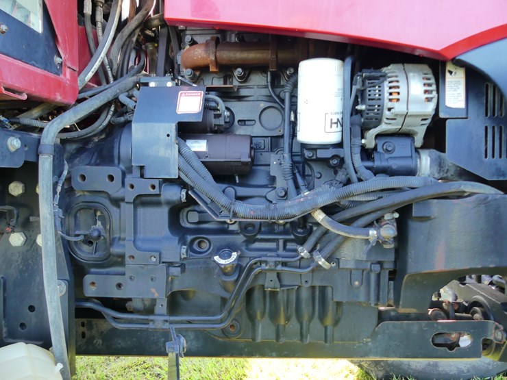 2017-case-ih-farmall-140a-image-15