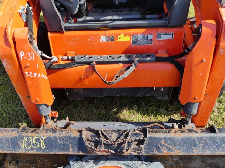 kubota-ssv75-image-12