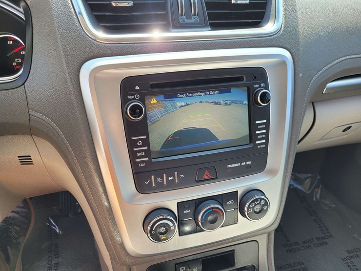 2016-gmc-acadia-image-16