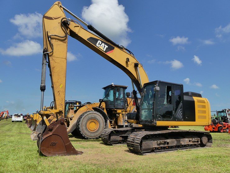 caterpillar-320el-image-1
