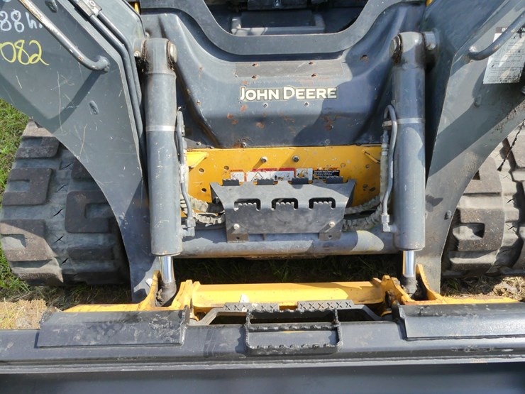 deere-325g-image-10