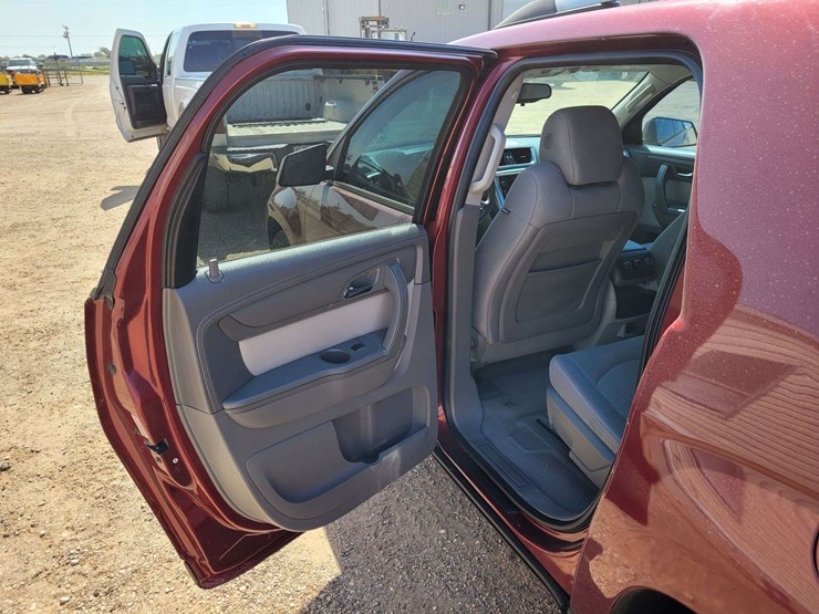 2016-gmc-acadia-image-9