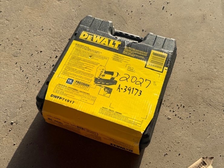 #2027-•-dewalt-16-gauge-finish-nailer-image-8