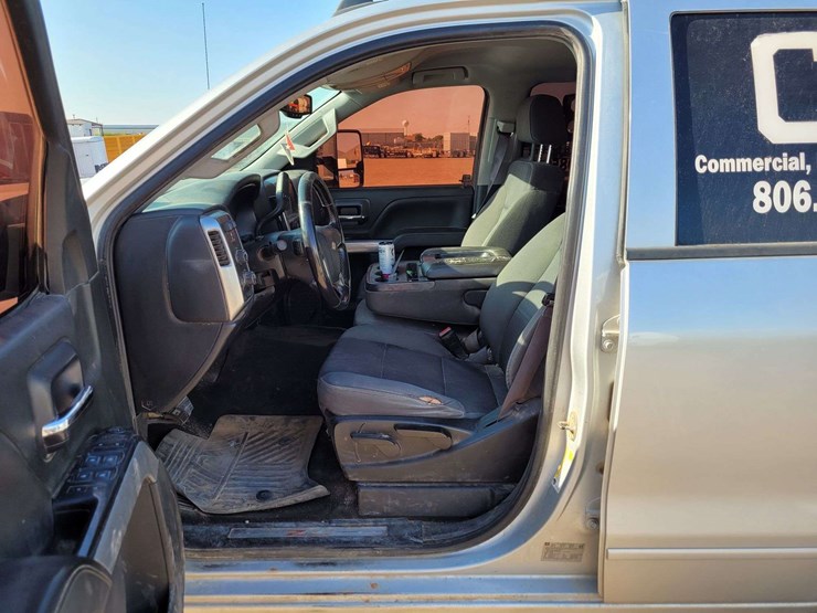 2017-chevrolet-silverado-2500-lt-image-13