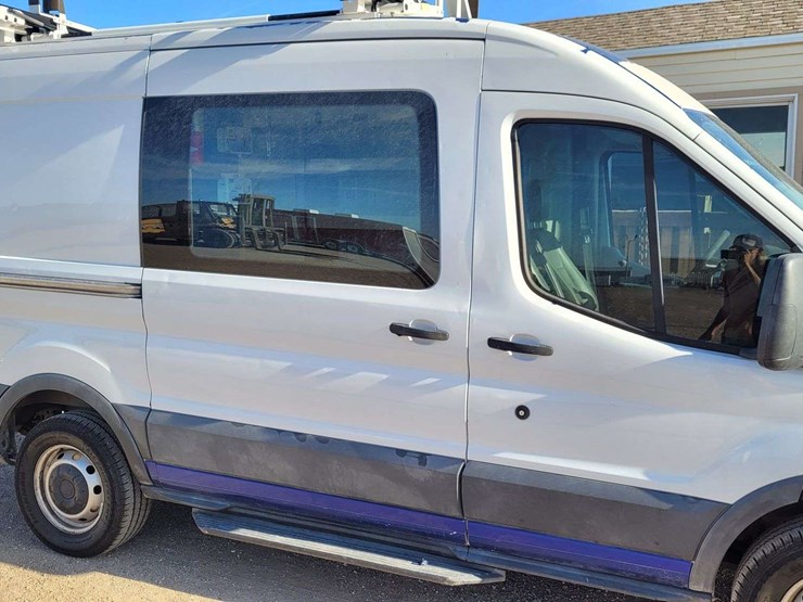 2015-ford-transit-image-4
