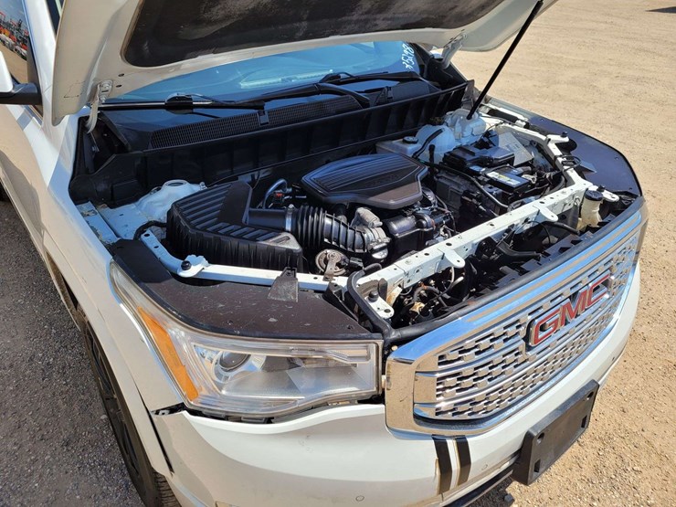 2018-gmc-acadia-denali-image-23