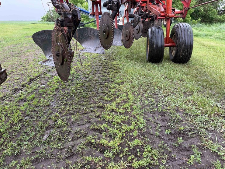 international-800-plow-image-11