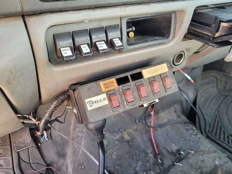 2006-ford-f550-image-21