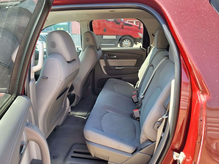 2016-gmc-acadia-image-10