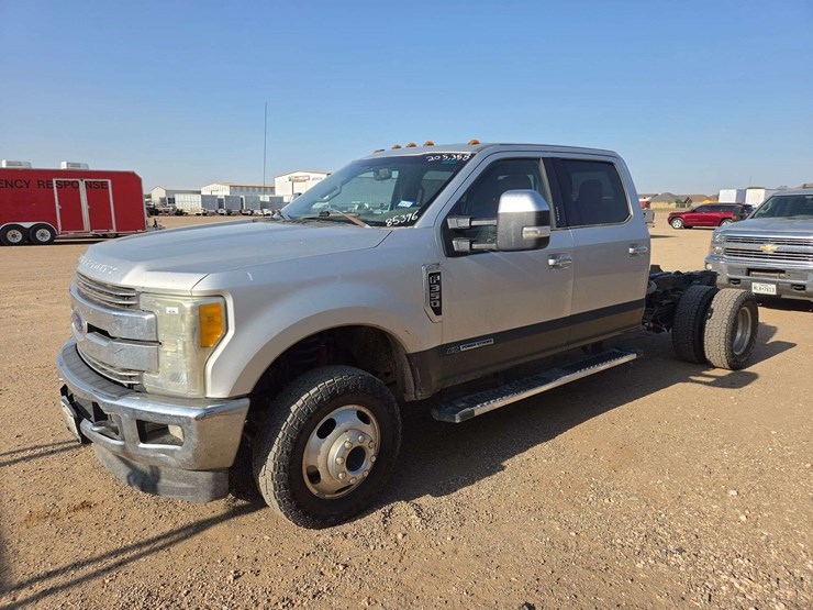 2017-ford-f350-image-1