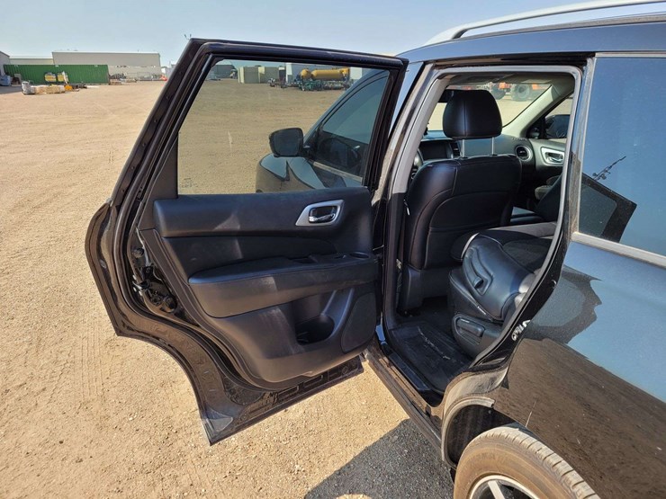 2019-nissan-pathfinder-image-11