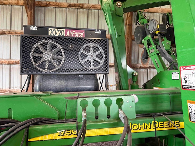 john-deere-1790-image-15