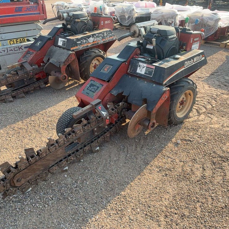 DITCH WITCH 1820