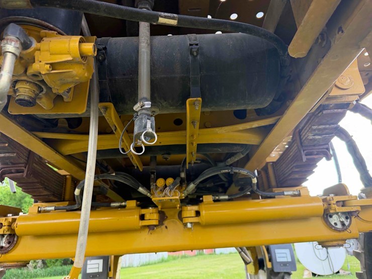 rogator-864-sprayer-image-20