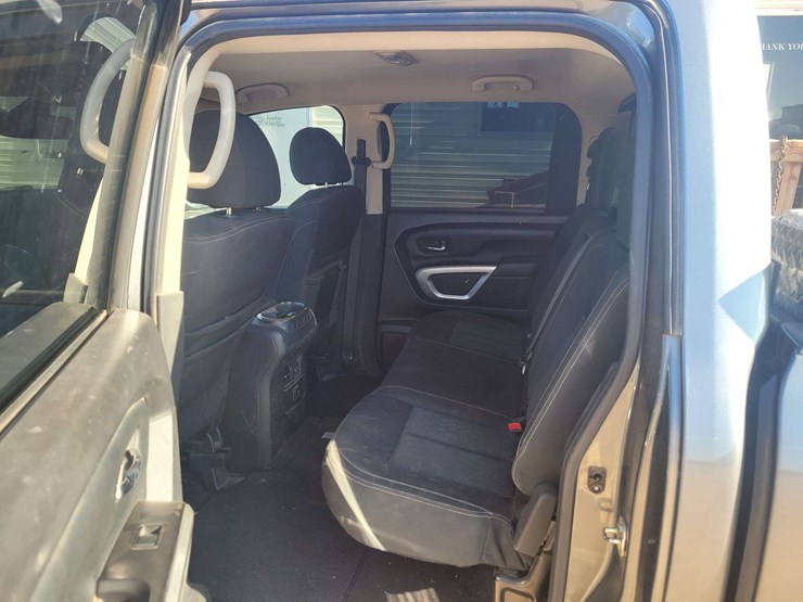 2017-nissan-titan-image-11