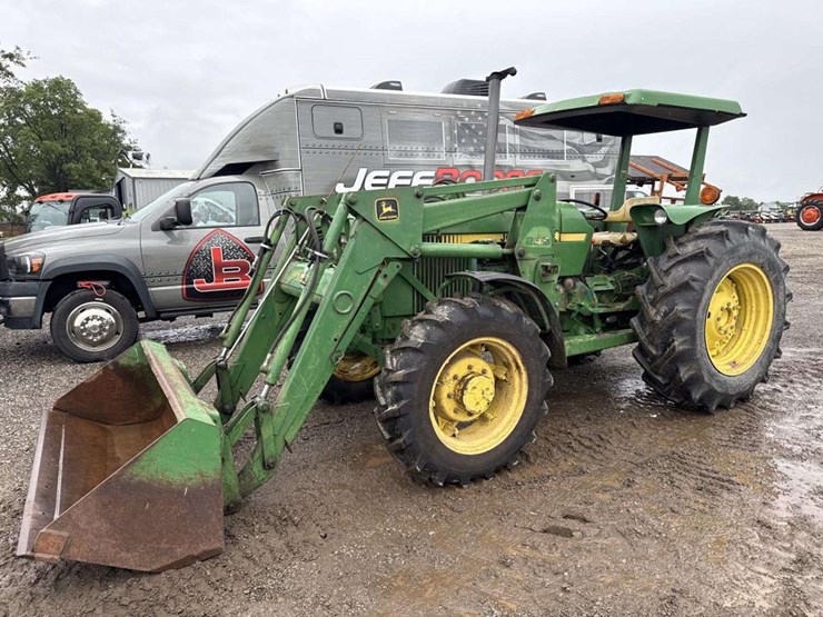 john-deere-2350-image-1