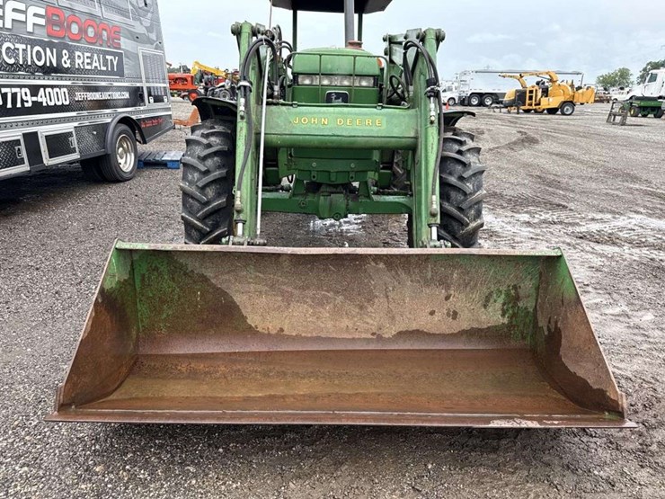 john-deere-2350-image-5