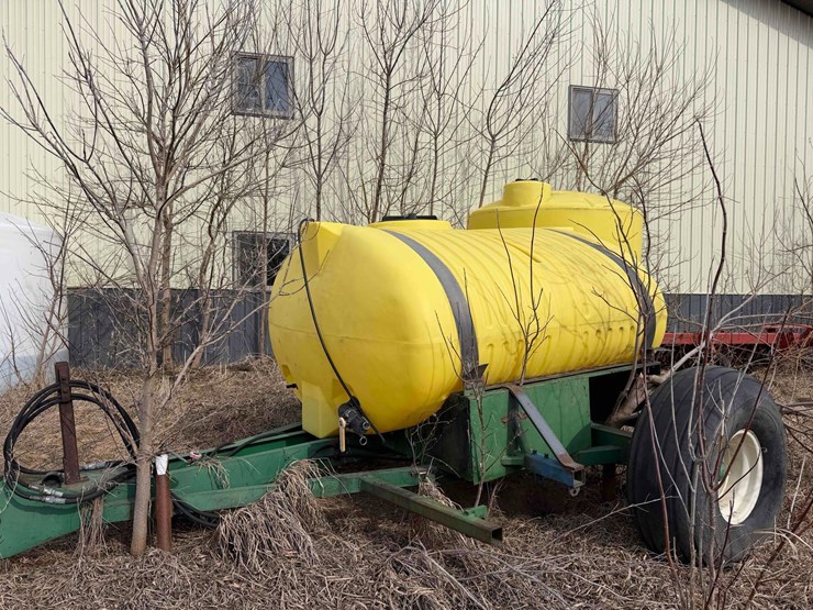 john-deere-water-cart-image-1