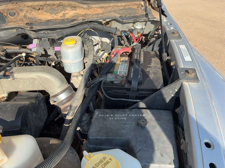2004-dodge-ram-3500-image-40