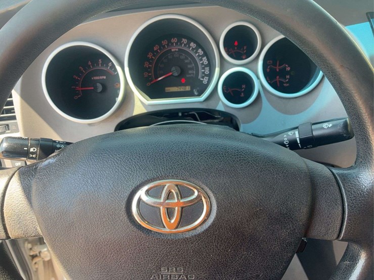 2010-toyota-tundra-image-30