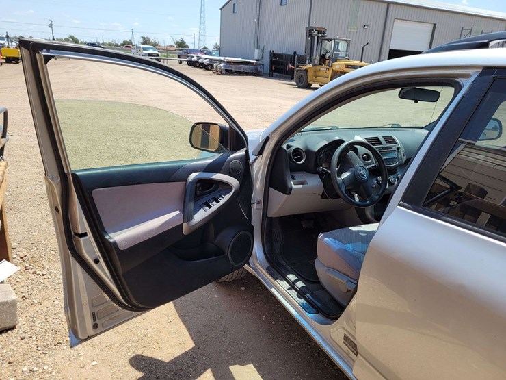 2006-toyota-rav4-image-11
