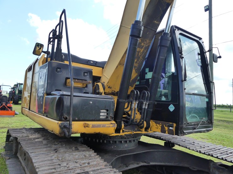 caterpillar-320el-image-12