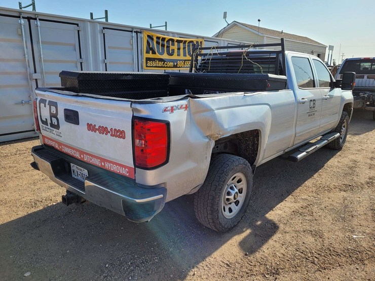 2017-chevrolet-silverado-2500-lt-image-6
