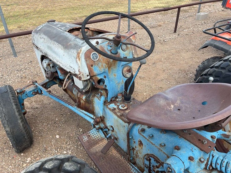 ford-tractor-image-8